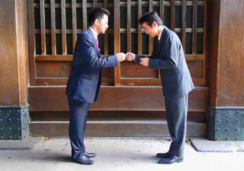 business-card-exchange-in-japan